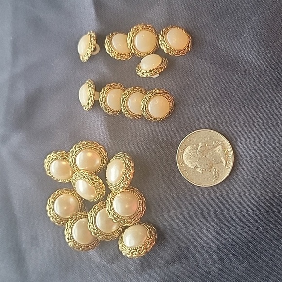 (J20) Small 18 vintage accent trim pearl shank buttons - Picture 5 of 6